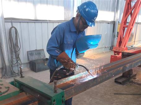 【奮力沖刺?勇創(chuàng)佳績】冶建桂鴻分公司項(xiàng)目：奮戰(zhàn)一線 全力沖刺