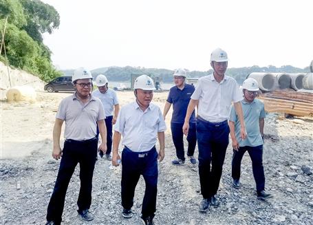 唐峰、何勇到桂東分公司項(xiàng)目開展2023年第二季度安全生產(chǎn)質(zhì)量綜合大檢查暨“圍墻內(nèi)圍墻外”和“以包代管”專項(xiàng)檢查