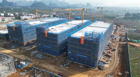 【搶先機 穩(wěn)開局】桂鴻分公司陽朔項目主體結(jié)構(gòu)順利封頂